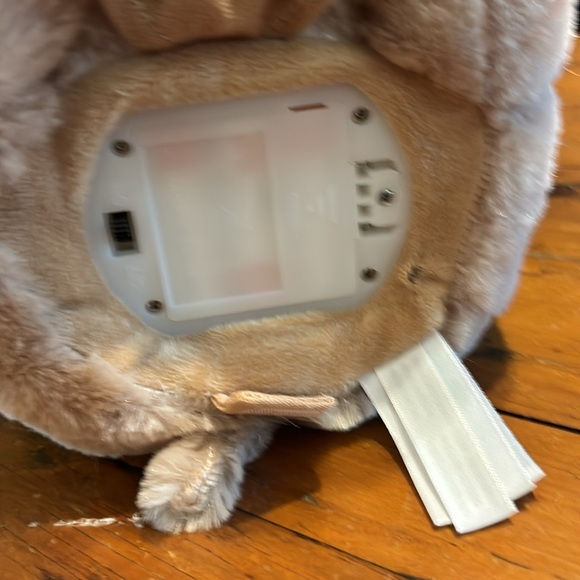 Cuddle Barn Woodchuck Chuck Singing plush - Picture 5 of 6